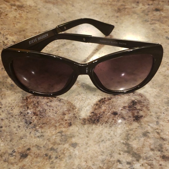 Steve Madden Accessories - ⚡Steve Madden Sunglasses⚡